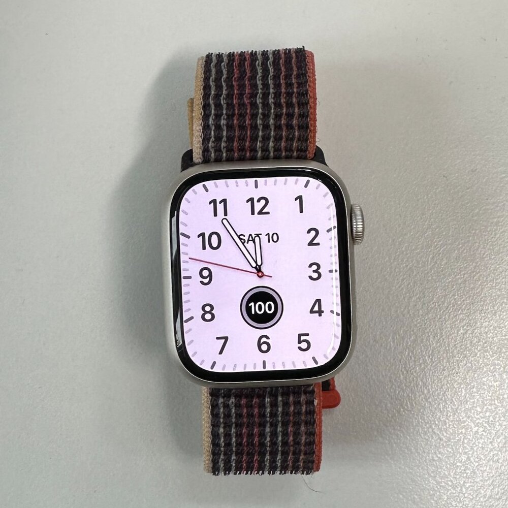Apple Watch Series 8 GPS (41 mm, Starlight Aluminium Case)